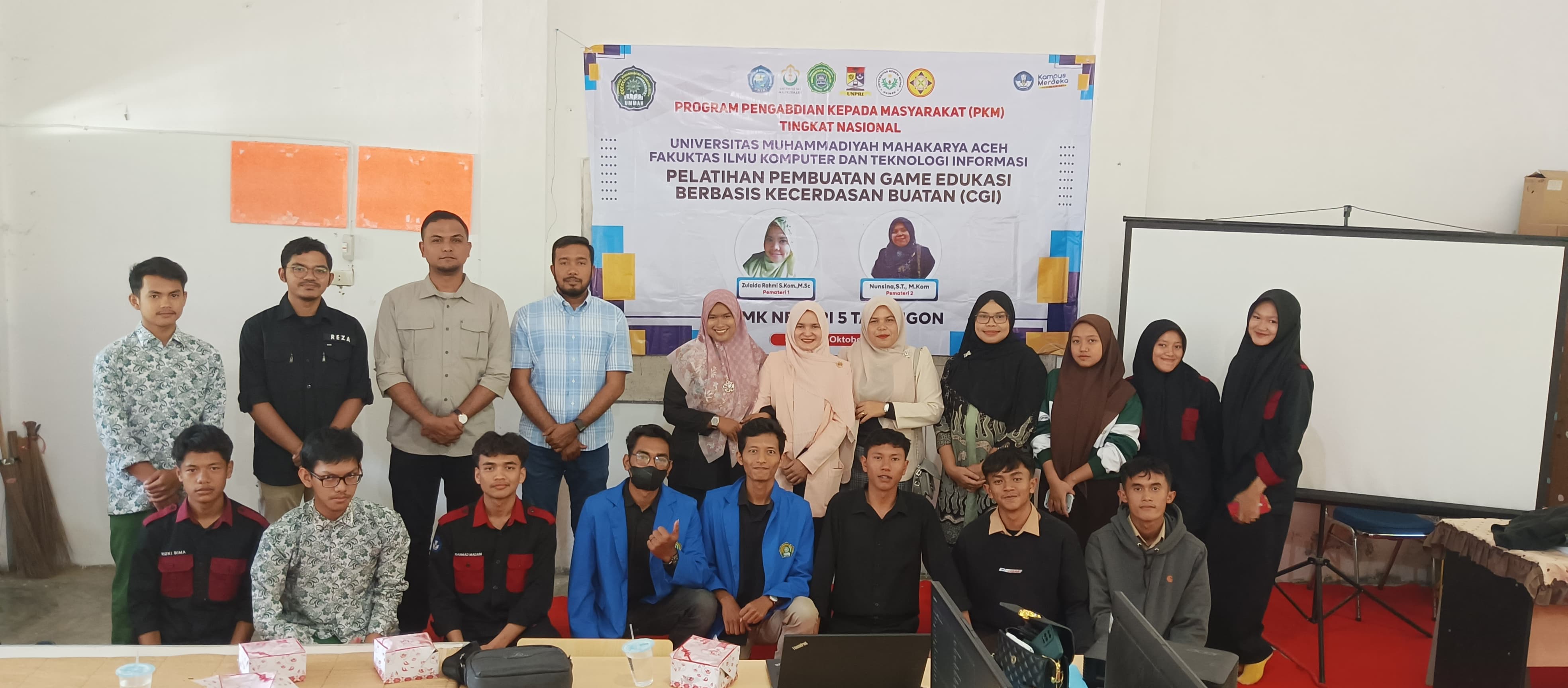 Mahasiswa Prodi Teknologi Informatika UMMAH isi Pelatihan Pembuatan Game Edukasi Berbasis Kecerdasan Buatan