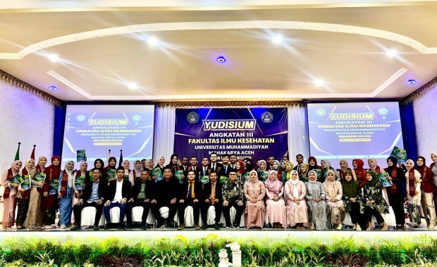 Fakultas Ilmu Kesehatan UMMAH Selenggarakan Prosesi Yudisium 106 Mahasiswa