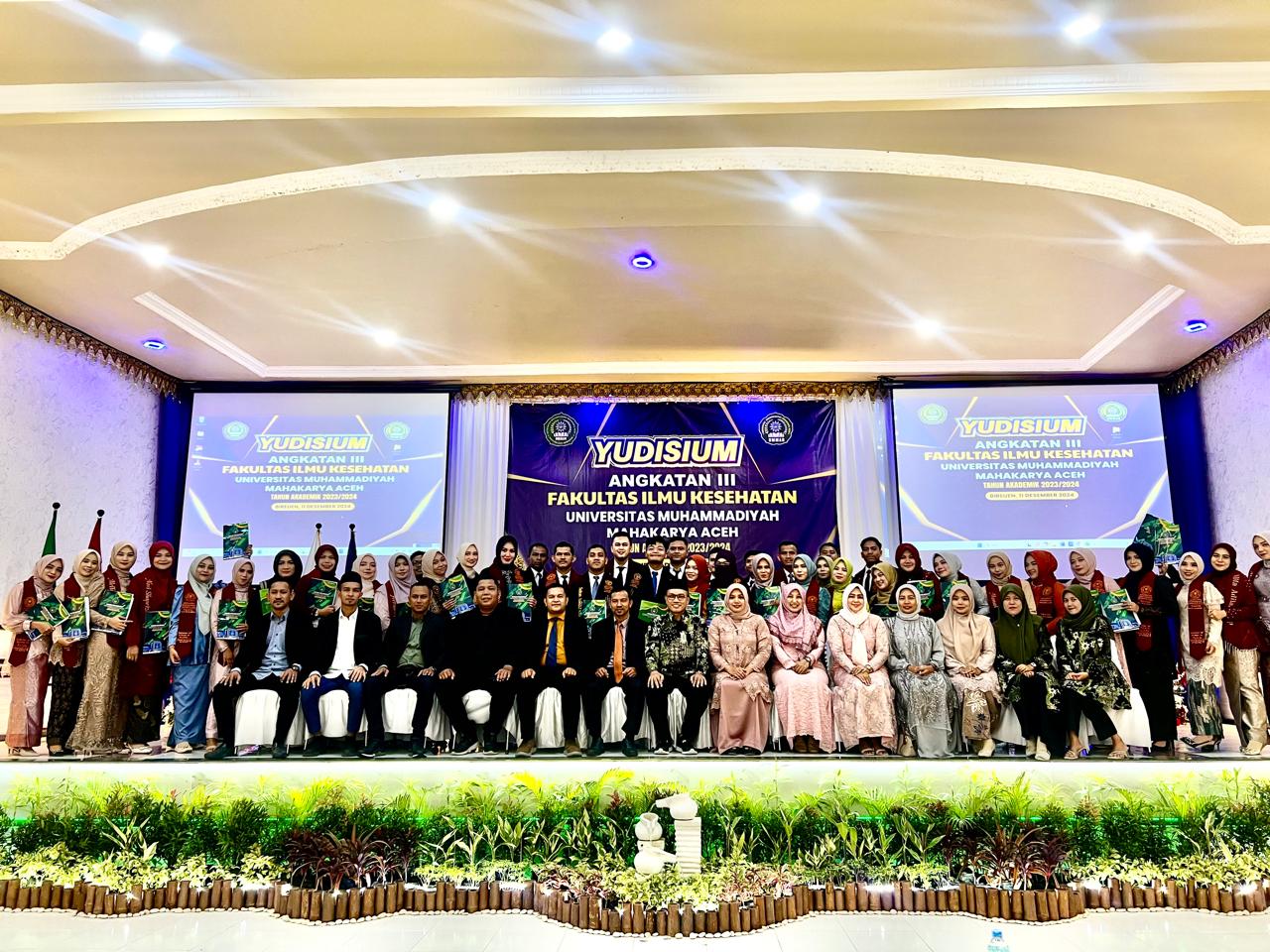 Fakultas Ilmu Kesehatan UMMAH Selenggarakan Prosesi Yudisium 106 Mahasiswa