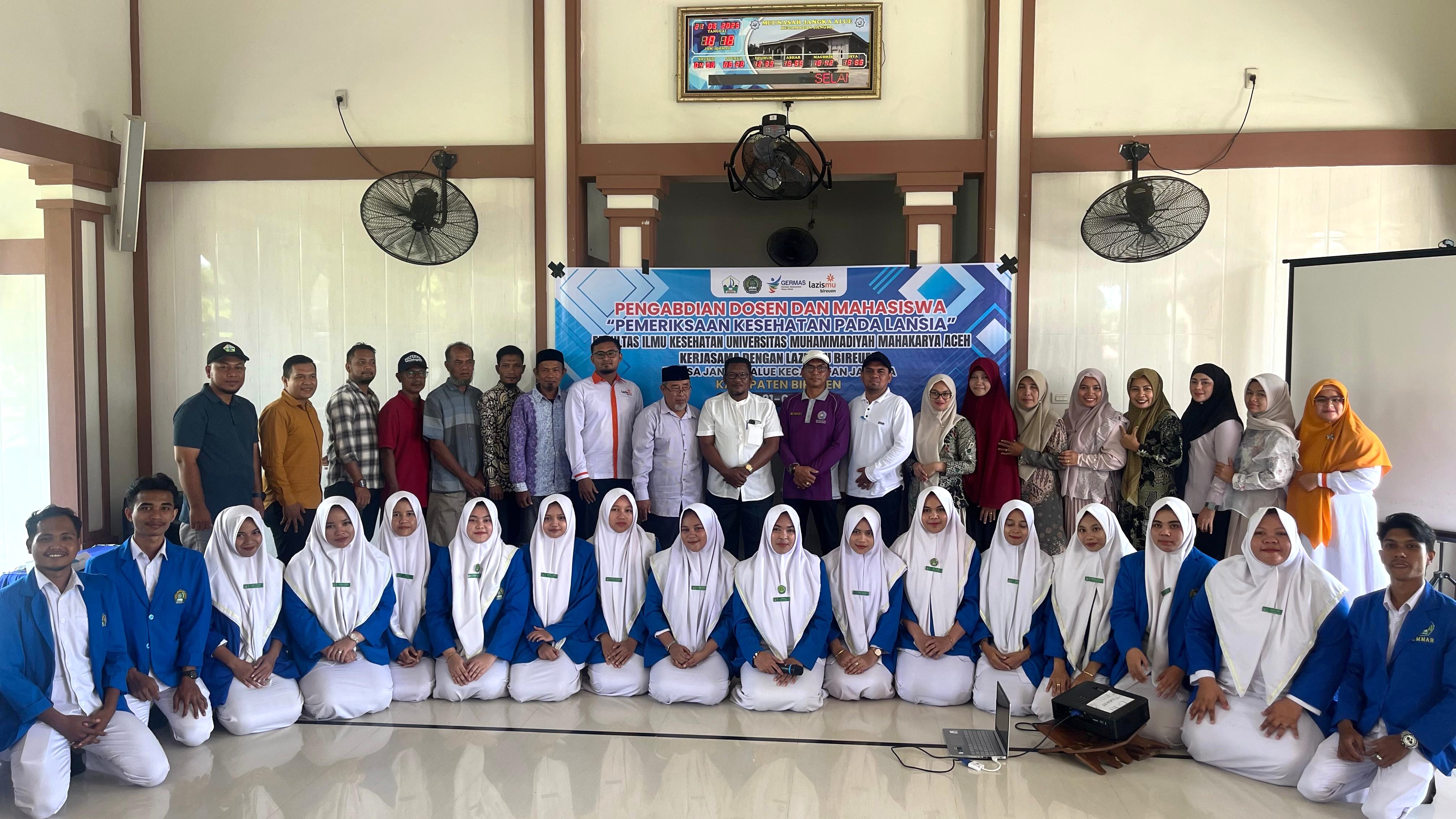 Peduli Lansia, FIKES UMMAH Gelar Pemeriksaan Kesehatan Gratis