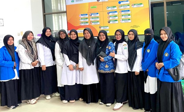 Mahasiswa Kesmas UMMAH Ikut Sukseskan Cek Kesehatan Gratis