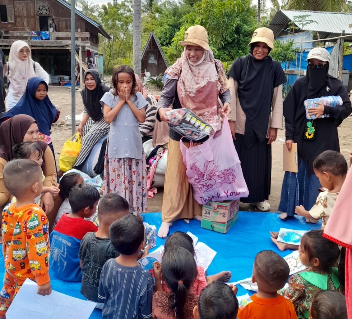 Mahasiswa UMMAH Terlibat sebagai Relawan Gabungan Pasca Banjir Bandang di Aceh