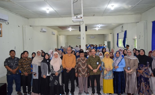 Kepala LLDIKTI XIII Aceh Lepas Mahasiswa KKN Tematik Pascabencana UMMAH