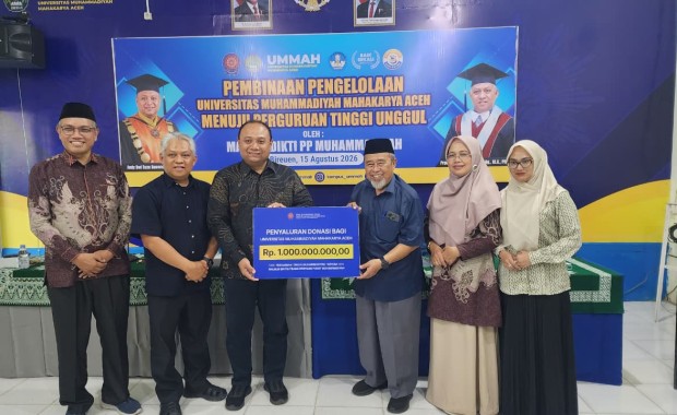 Perkuat Pengelolaan Perguruan Tinggi, UMMAH Terima Donasi Rp1 Miliar dari Keluarga Besar PTMA